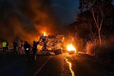 Saiba quem são os mortos do acidente entre ônibus e caminhão na BR-251
