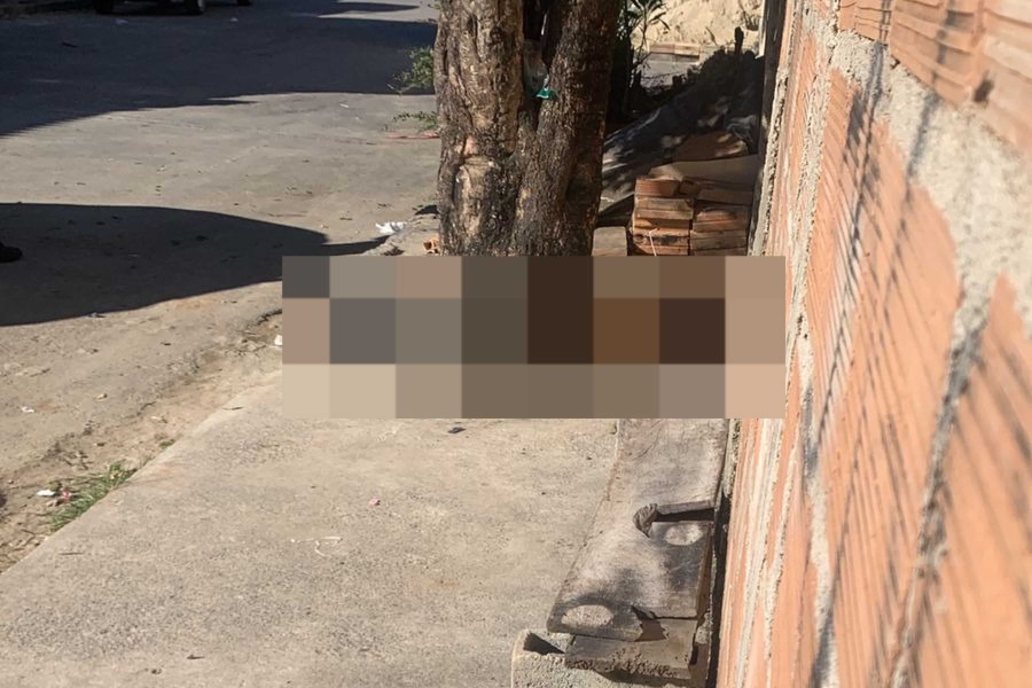 Família encontra corpo no portão de casa em Ribeirão das Neves: 'Ninguém sabe de nada'