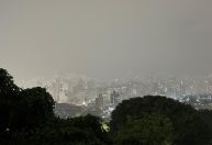 Chove extremamente forte em BH na noite desta terça (12); veja locais afetados