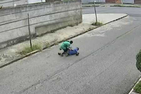 Criminoso rouba celular de idoso no meio da rua na Pampulha, em BH