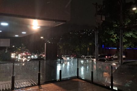 Chove forte em BH na noite desta quarta (13); veja locais afetados