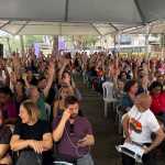 Em decisão unânime, professores da rede municipal de BH mantêm greve após assembleia