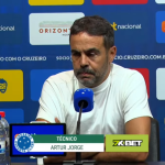 Artur Jorge lamenta 'falta de inteligência' do Cruzeiro em derrota para o Atlético