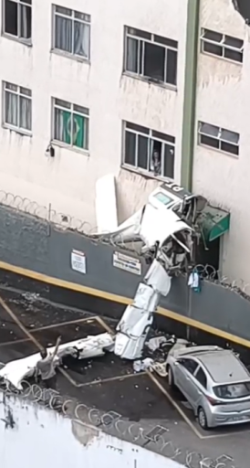 Avião monomotor se chocou contra prédio em BH