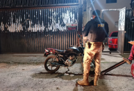 PRF prende motociclista após perseguição e identifica moto clonada