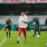 Precipitado? Pezzolano comenta retorno de Rochet ao gol em empate do Inter