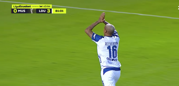 Deyverson pede desculpas à torcida da LDU • Reprodução/Zapping Sports