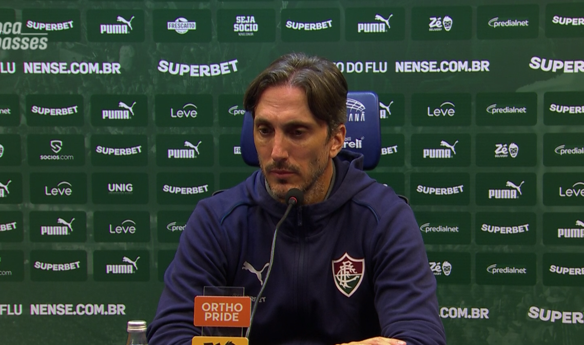 Zubeldía explica escolha de John Kennedy para bater pênalti em Fluminense x Operário