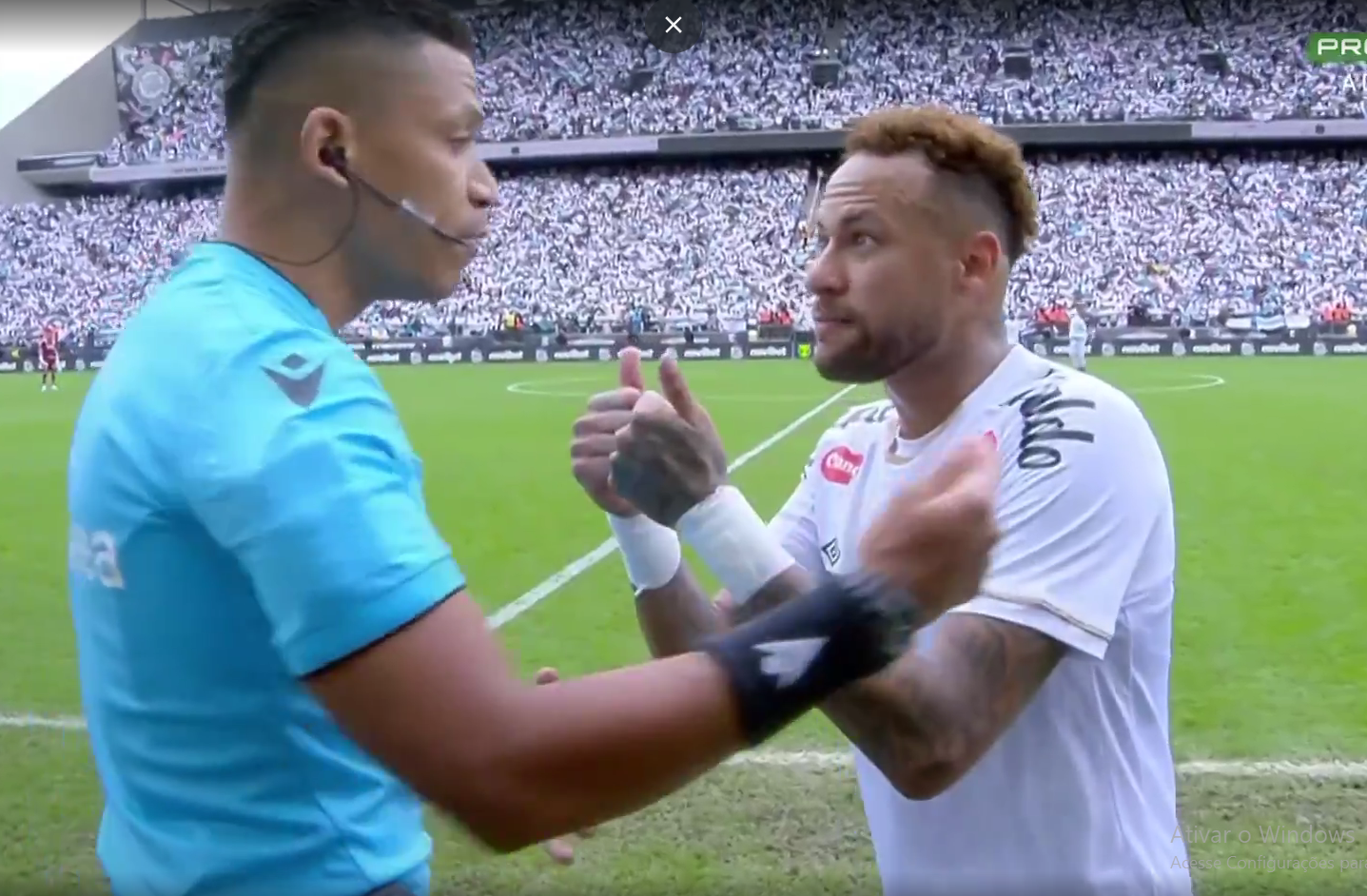 O que disse árbitro de Santos x Coritiba sobre substituição polêmica de Neymar