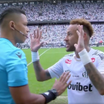 Citado na súmula, auxiliar do Santos se pronuncia sobre polêmica substituição de Neymar