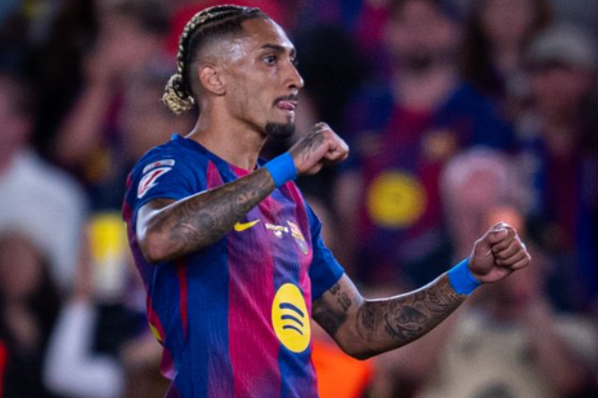 Raphinha marca duas vezes, e Barcelona vence Real Betis pela La Liga