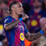 Raphinha marca duas vezes, e Barcelona vence Real Betis pela La Liga