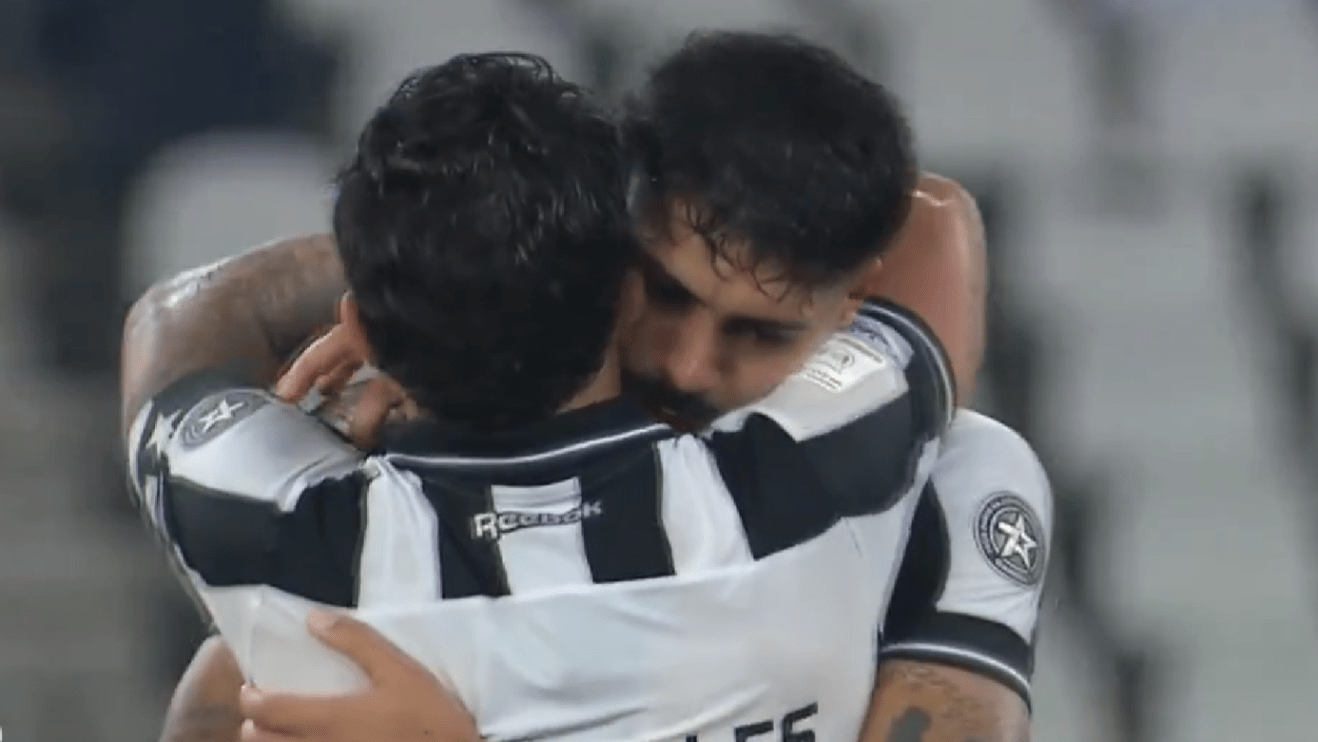 Aos prantos, Barboza se despede da torcida do Botafogo no Nilton Santos