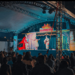 Teatro a Bordo chega a Ouro Preto com caminhão-palco movido a energia solar