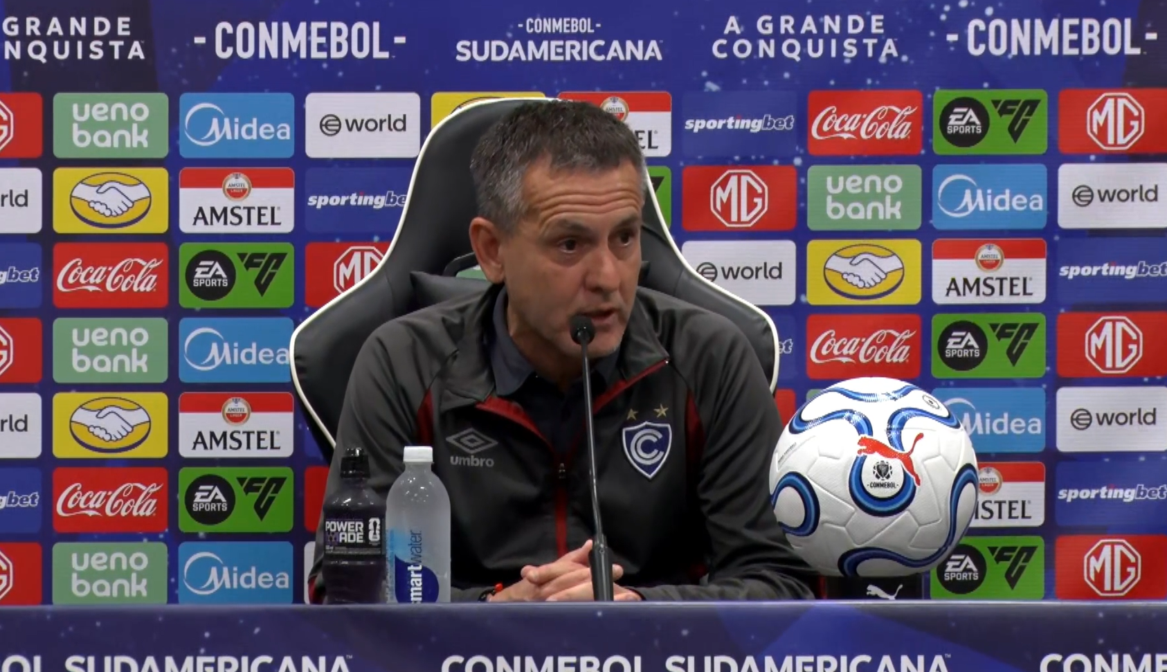Técnico do Cienciano vê 'vitória justa' do Atlético e faz elogios ao Barba