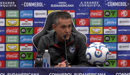 Horacio Melgarejo, técnico do Cienciano, na Arena MRV