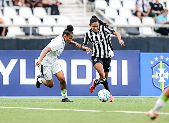 América supera Botafogo e conquista primeira vitória no Brasileiro Feminino