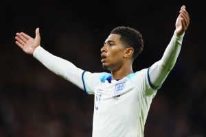 Bellingham: veja números, títulos e metas do jogador da Inglaterra na Copa