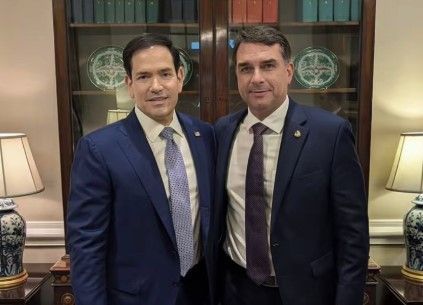 Flávio Bolsonaro se encontra com Marco Rubio nos Estados Unidos