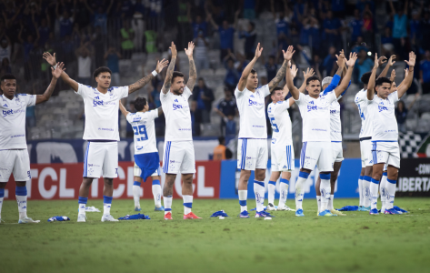 Jogadores do atual elenco usaram a camisa após vitória contra o Barcelona-EQU no Mineirão