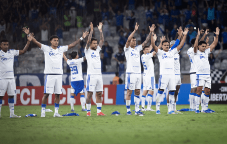 Jogadores do atual elenco usaram a camisa após vitória contra o Barcelona-EQU no Mineirão