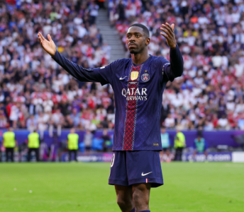 Dembele comemora gol marcado contra o Arsenal