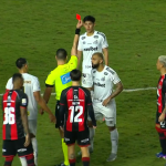 Gabigol faz gesto obsceno para torcedor e é expulso em Santos x Vitória; veja