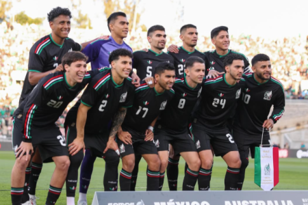 México venceu a Austrália por 1 a 0 em amistoso no último sábado (30)