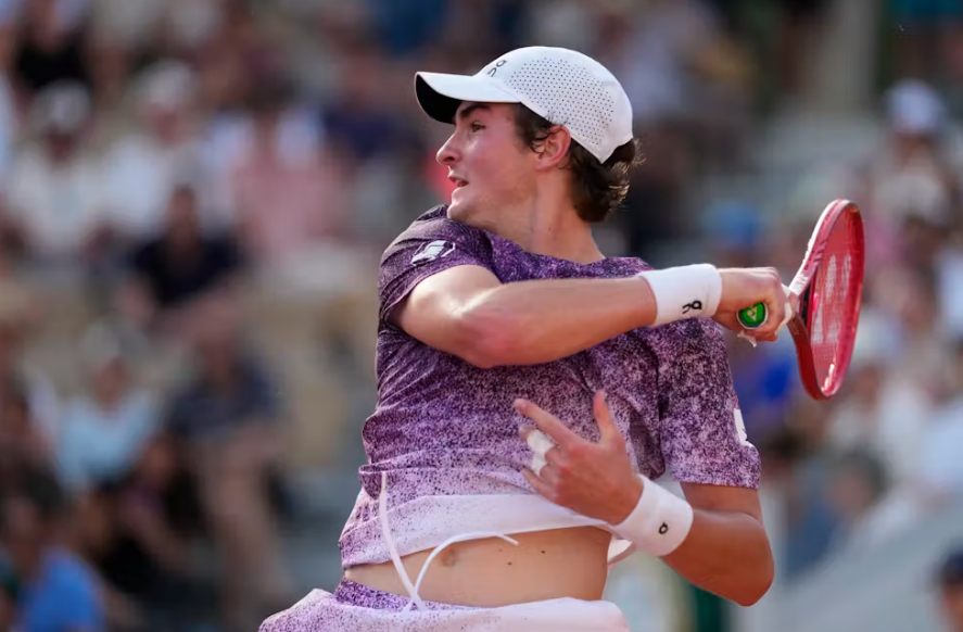 Roland Garros: João Fonseca encara Casper Ruud por vaga inédita nas quartas de final