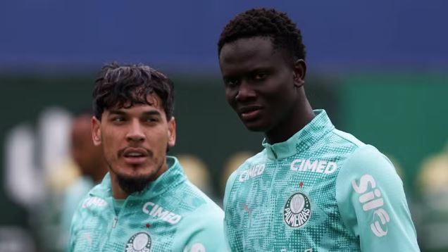 Palmeiras promove zagueiro marfinense de 18 anos para grupo profissional