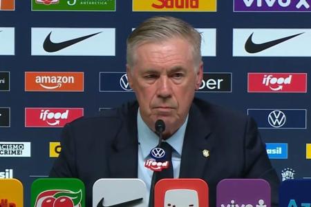 Técnico Carlo Ancelotti durante entrevista coletiva