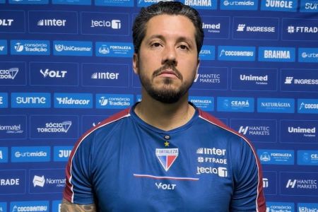 Técnico Thiago Carpini, do Fortaleza, durante entrevista coletiva