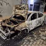 Homem é vítima de tentativa de homicídio e tem carro incendiado em Santana do Paraíso
