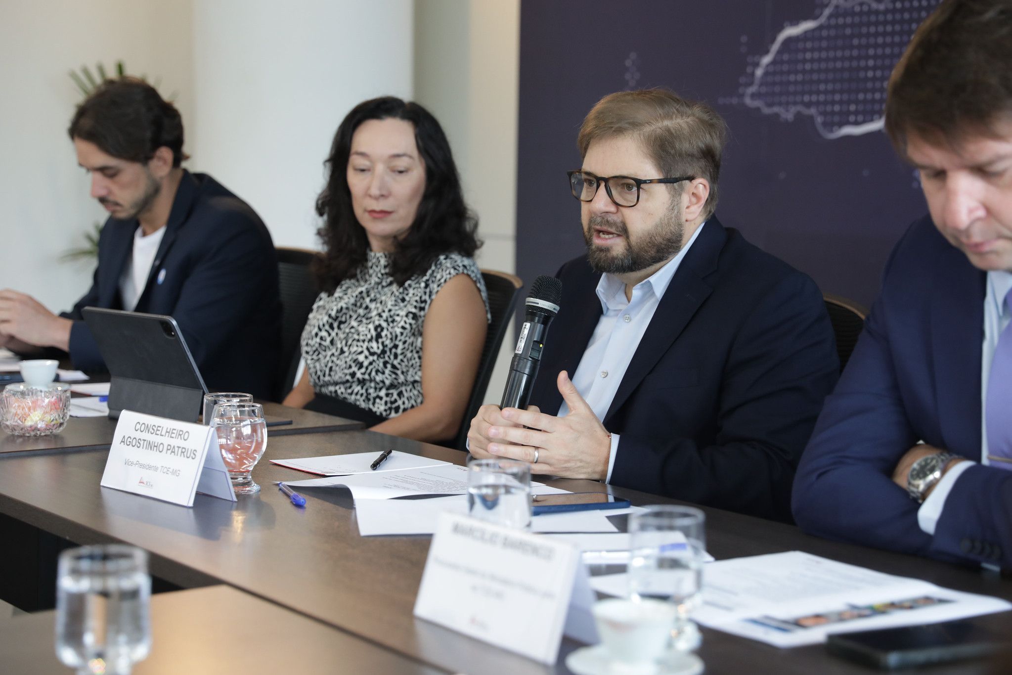 Copasa e AMM fecham acordo para ampliar saneamento em 273 cidades de Minas