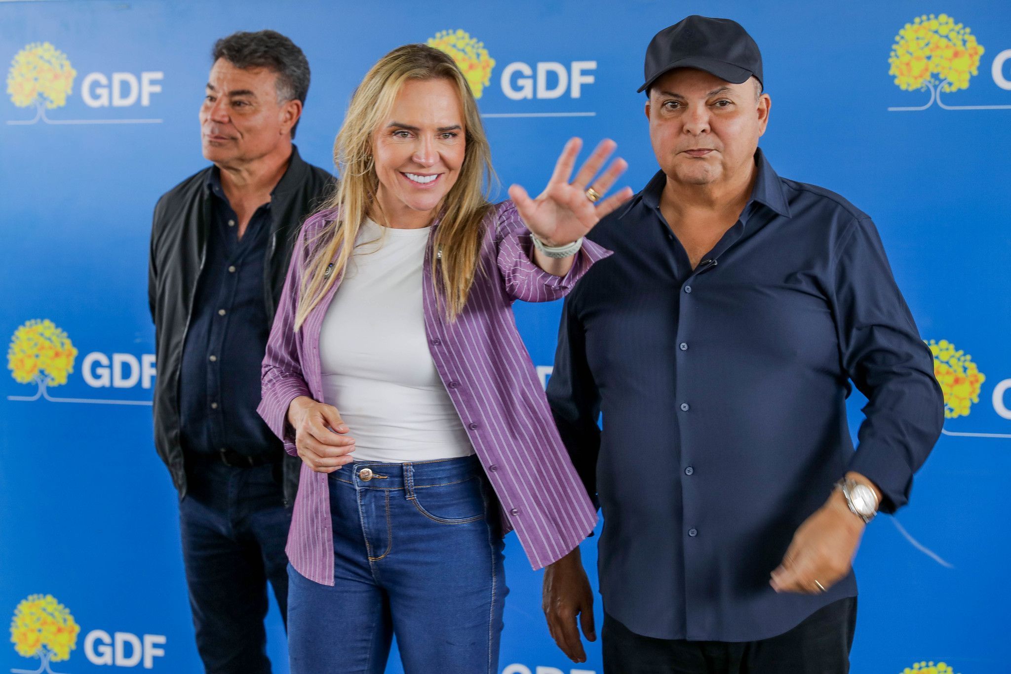 Em meio a crise política, Ibaneis envia mensagem a Celina após internação