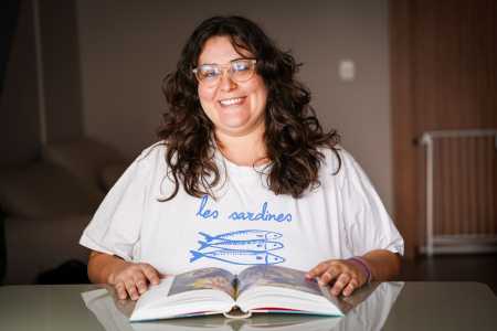 Apaixonada por astrologia, Clara França Valadares, de 29 anos, transformou o interesse pelo tema em uma fonte de renda extra • Lucas Negrisoli / Itatiaia
