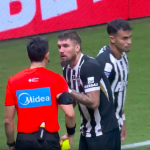 Narrador do SBT detona Lyanco por expulsão em Cruzeiro x Atlético: 'Forçado ao extremo'