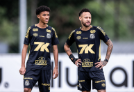 Tetracampeão com a Seleção ameniza suposta agressão de Neymar a Robinho Jr: 'Normal'