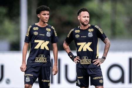 Robinho Jr. e Neymar durante treino do Santos no CT Rei Pelé