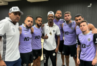 Torcida organizada se reúne com líderes do Atlético no CT em véspera de clássico