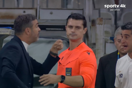 Artur Jorge discute com auxiliar de Eduardo Domínguez em clássico entre Cruzeiro e Atlético