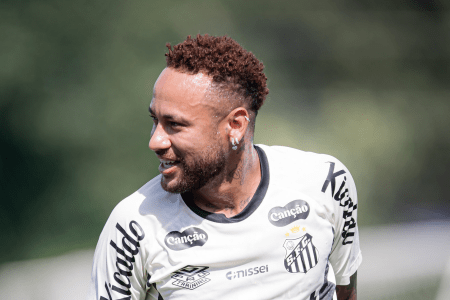 Neymar, do Santos, vive expectativa por convocação da Seleção para a Copa do Mundo