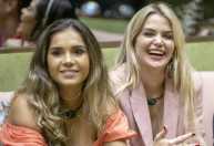 Gizelly causa 'climão' em casamento de Marcela McGowan e Luiza Martins
