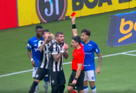 Cruzeiro x Atlético: árbitro explica expulsão de Lyanco na súmula do clássico