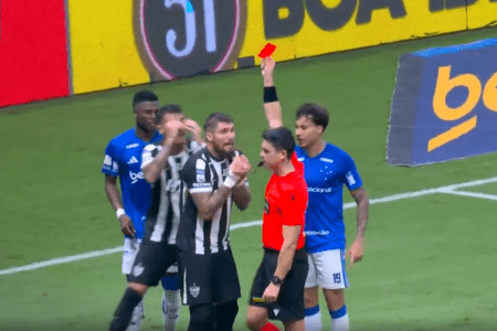 Lyanco foi expulso no clássico entre Cruzeiro e Atlético no Mineirão