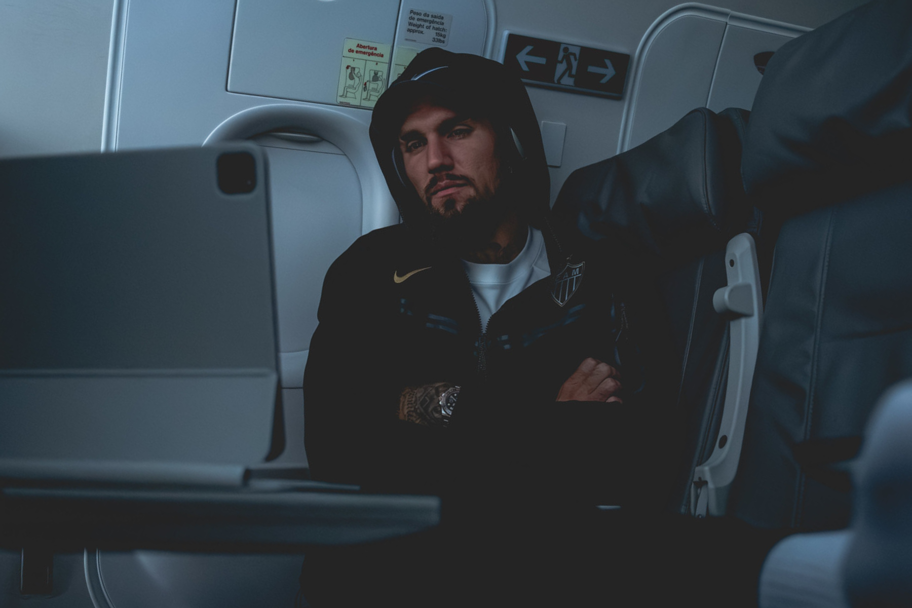 Apresentador do Flow manda recado a Lyanco e faz alerta a zagueiro do Atlético