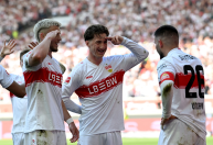 Stuttgart vence Bayer Leverkusen de virada e 'rouba' posição no G4 da Bundesliga