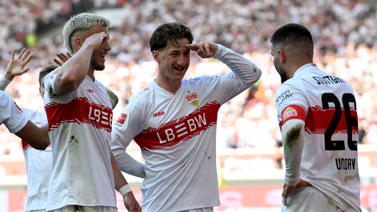 Stuttgart vence Bayer Leverkusen de virada e 'rouba' posição no G4 da Bundesliga