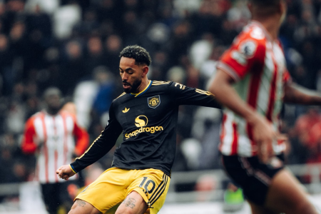 Matheus Cunha em ação pelo Manchester United na Premier League