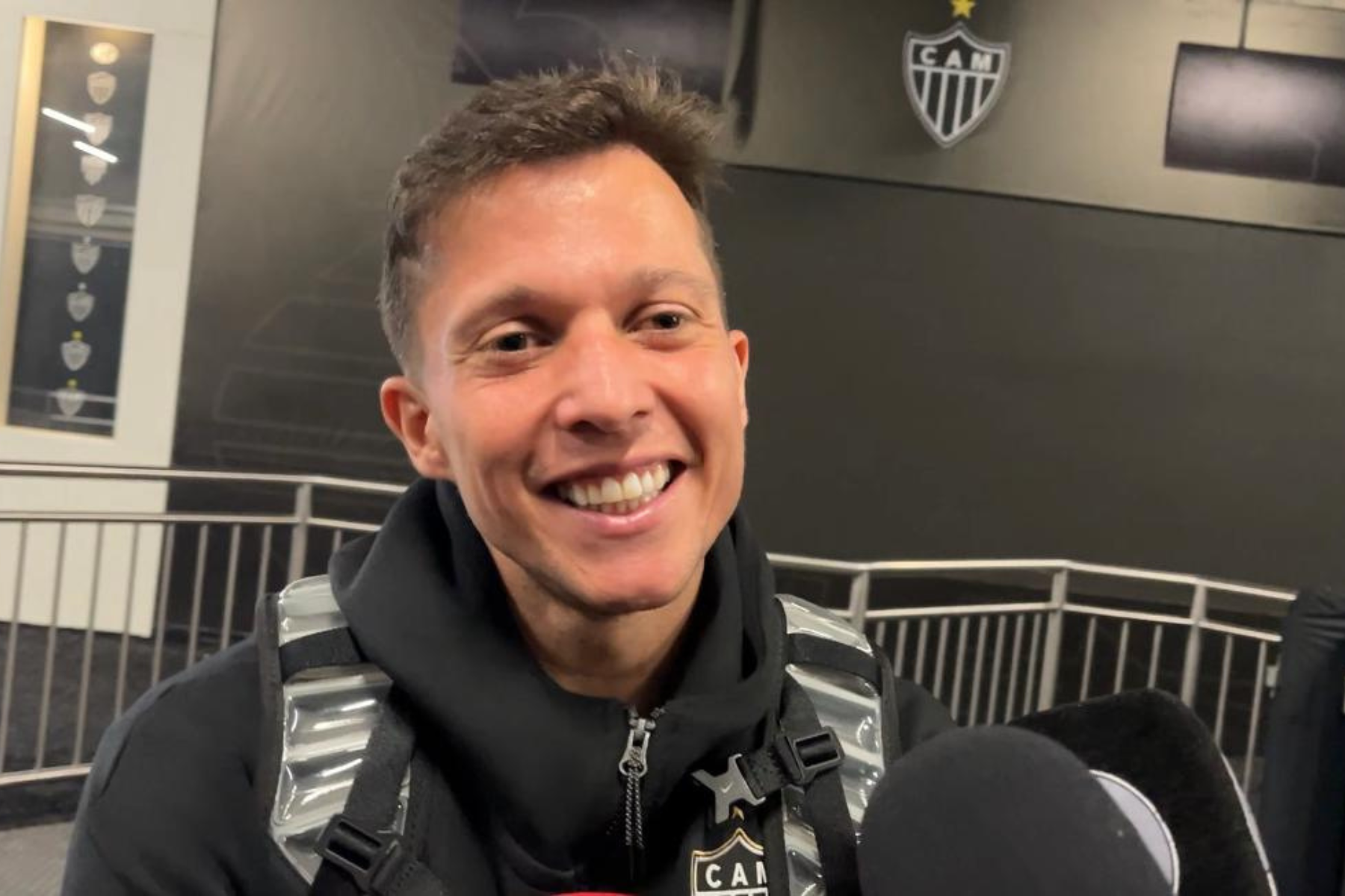 Bernard revela 'ajuda' na negociação com Fred e projeta reencontro no Atlético